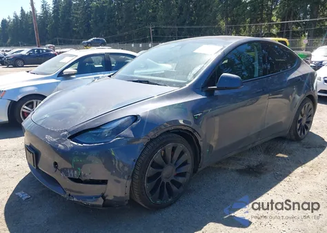 2023 Tesla Model Y Performance Dual Motor All-Wheel Drive z USA, uszkodzony, nr VIN 7SAYGDEF3PF913658